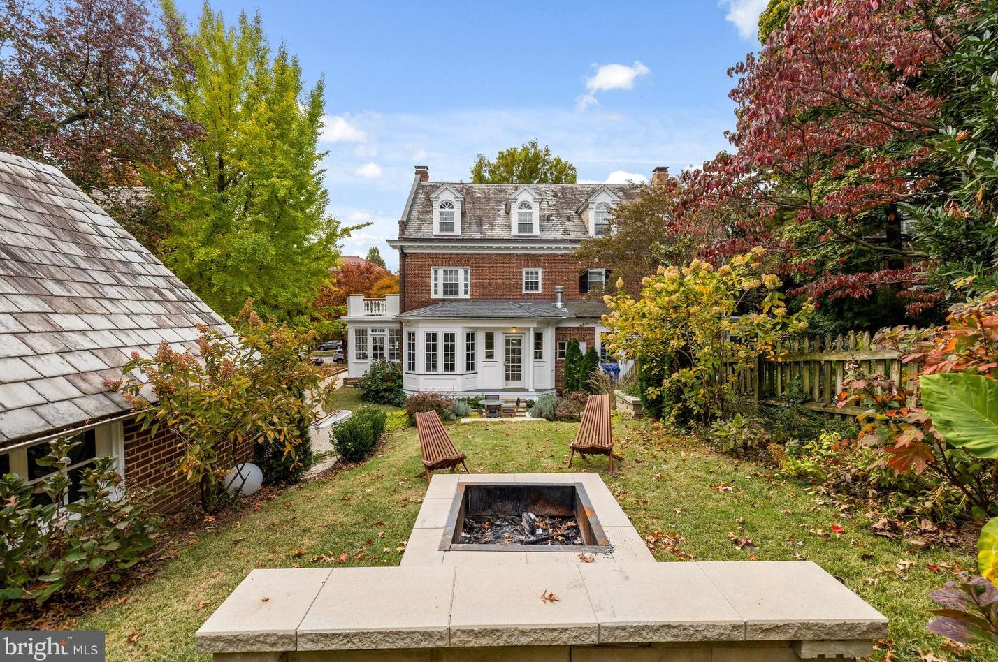 912 University Pkwy, Baltimore MD  21210-2716 exterior