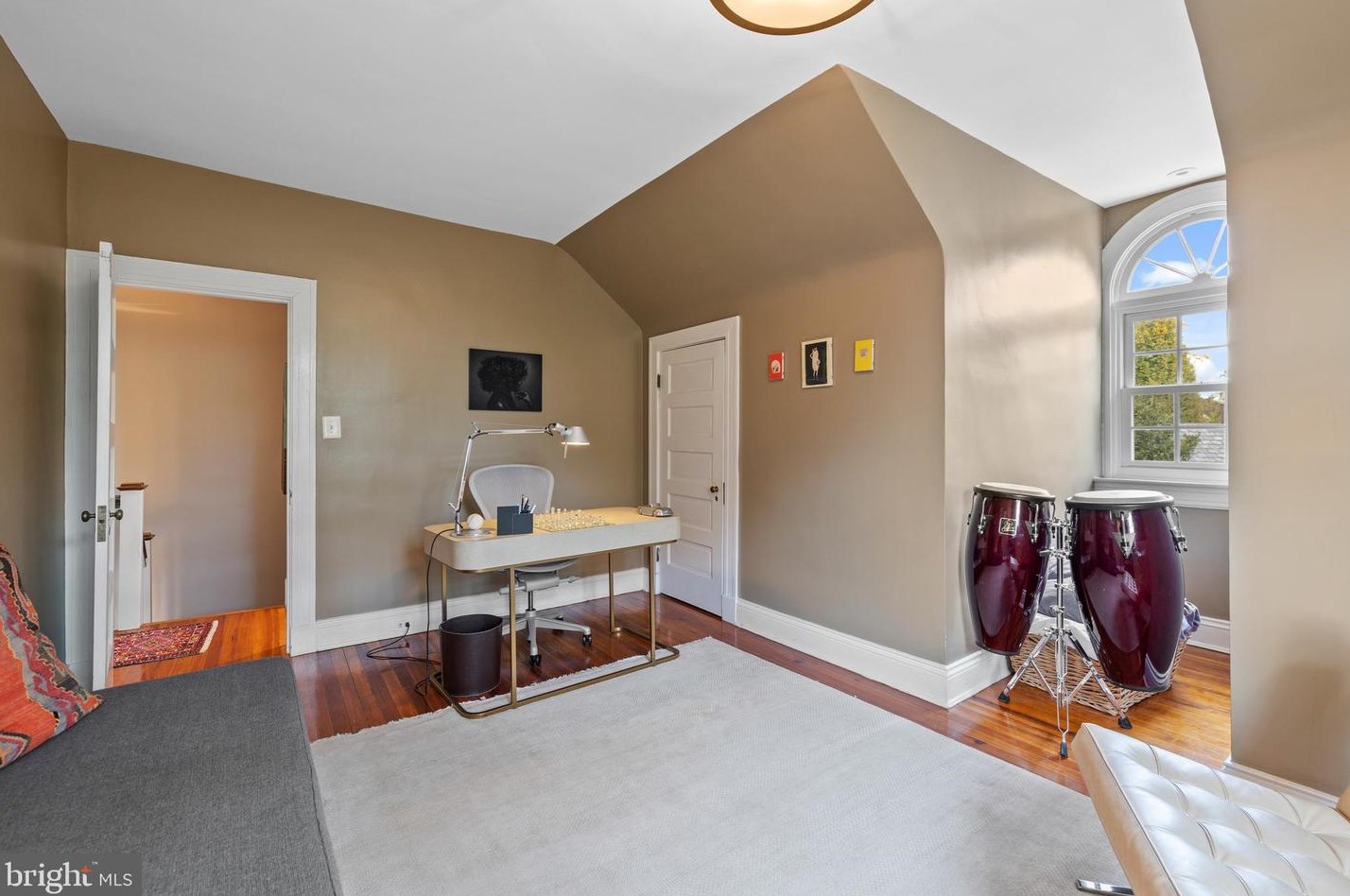 912 University Pkwy, Baltimore MD  21210-2716 exterior