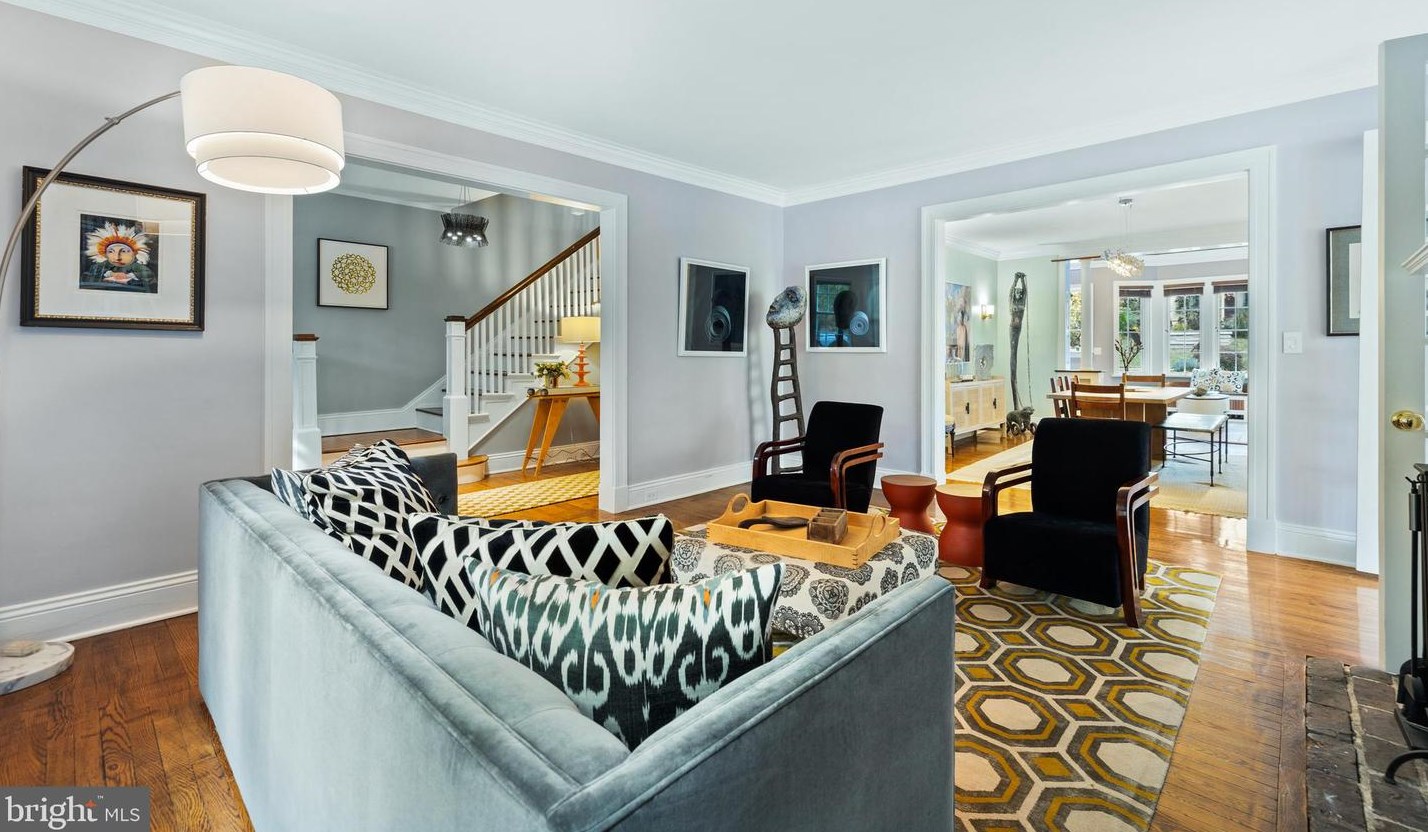 912 University Pkwy, Baltimore MD  21210-2716 exterior