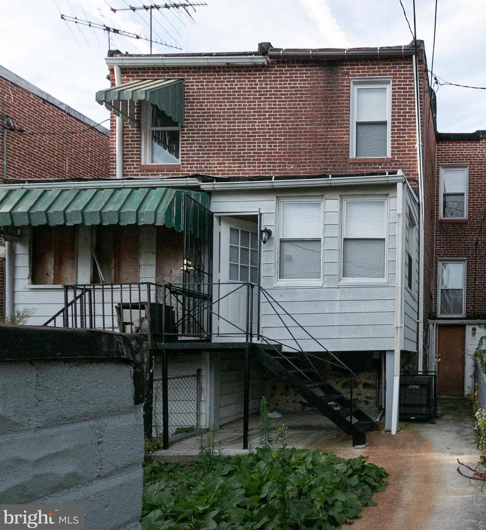 2878 Pelham Ave, Baltimore MD  21213-1220 exterior