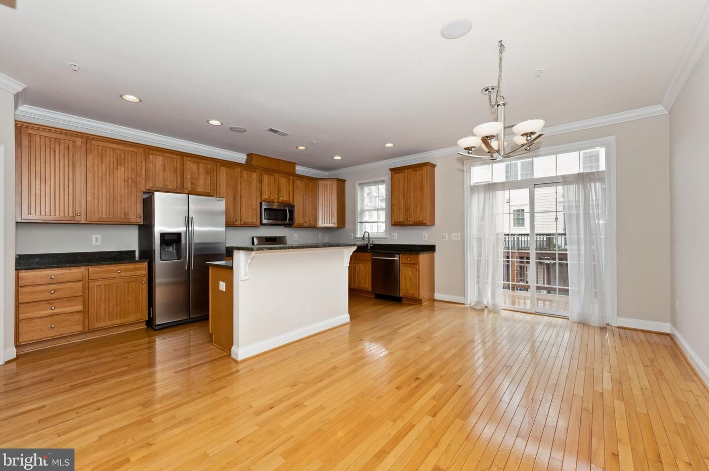 313 Poppleton St, Baltimore, MD 21201-1220