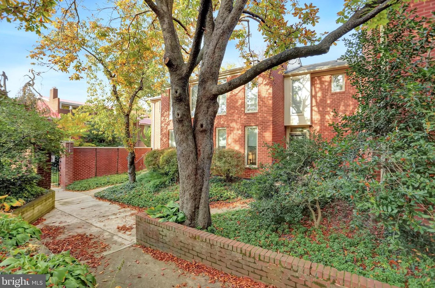 1309 Linden Grn, Baltimore, MD 21217-3629
