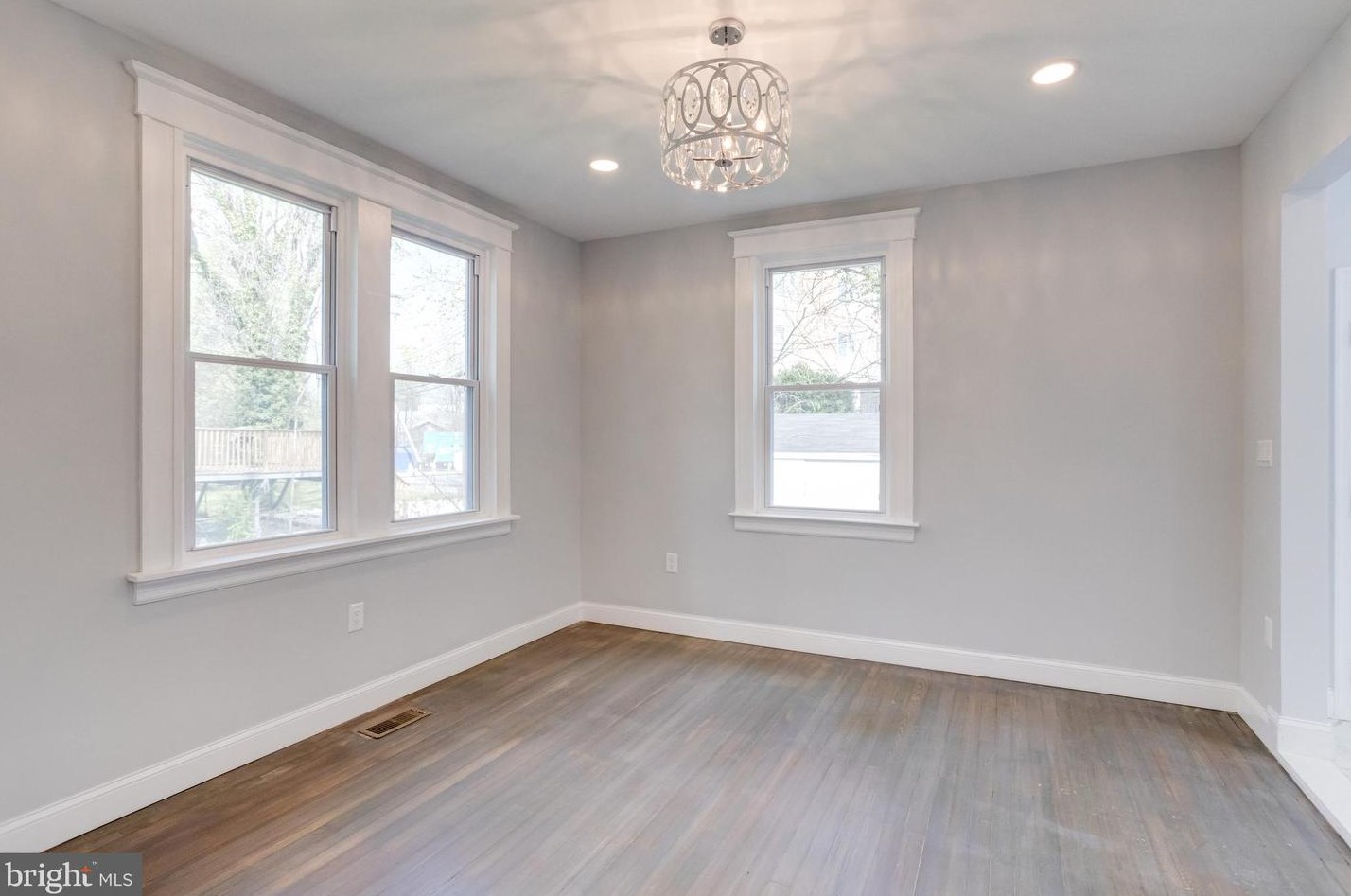 6105 Everall Ave, Baltimore MD  21206-1930 exterior