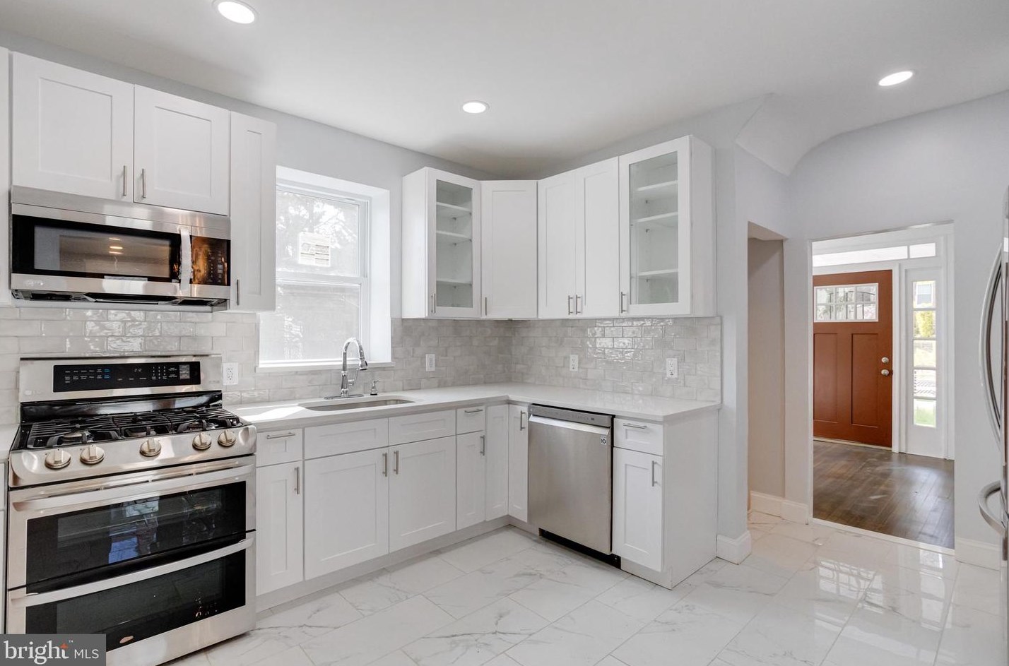 6105 Everall Ave, Baltimore MD  21206-1930 exterior