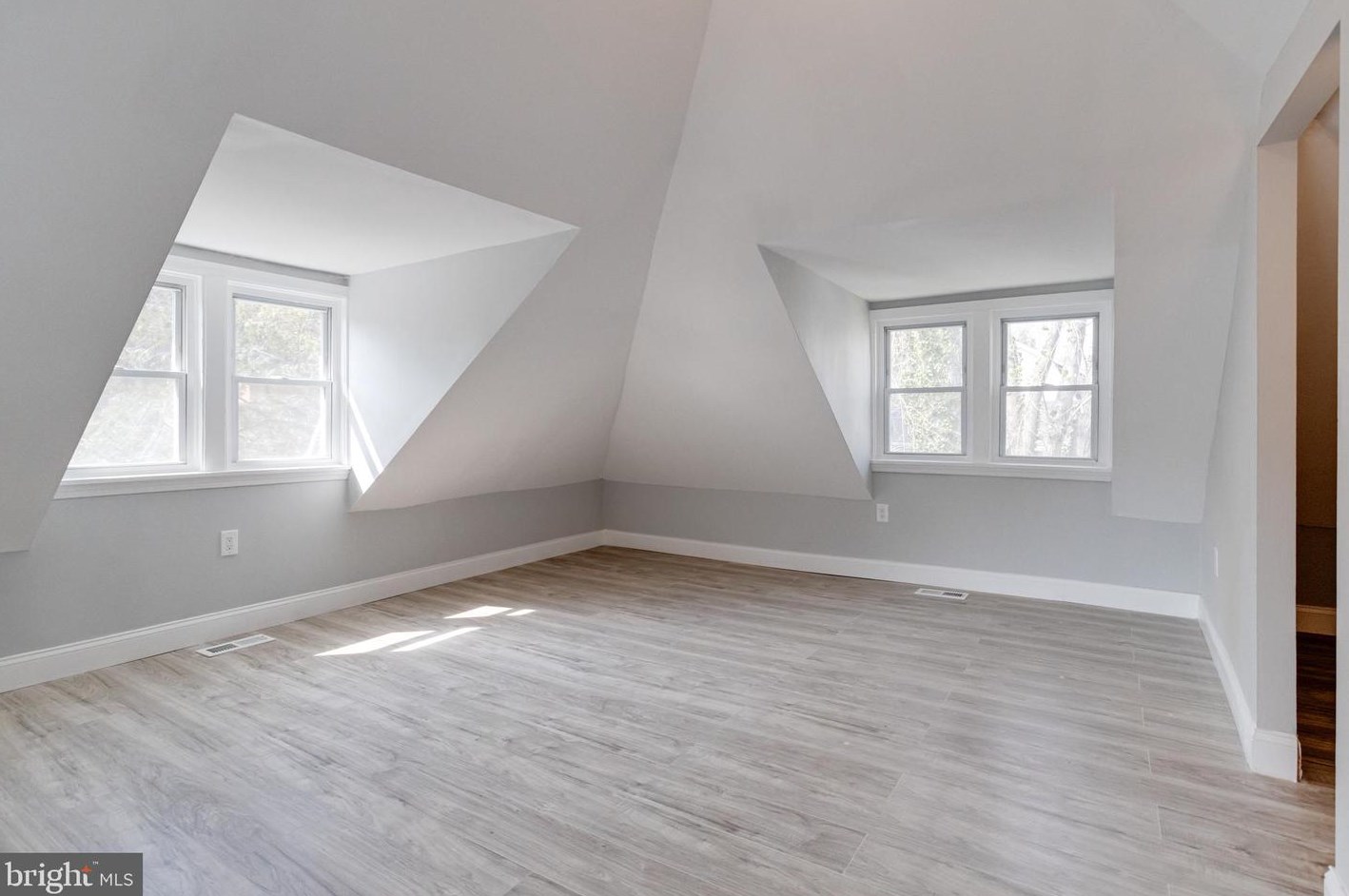 6105 Everall Ave, Baltimore MD  21206-1930 exterior