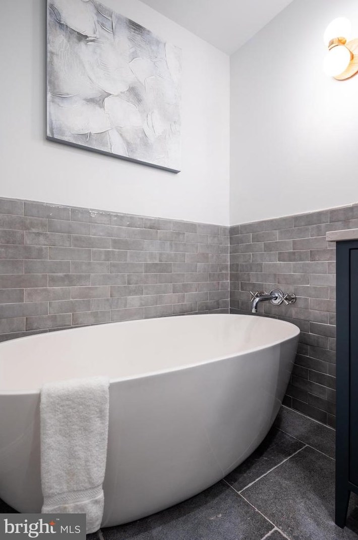 943 Baylis St, Baltimore MD  21224-5241 exterior