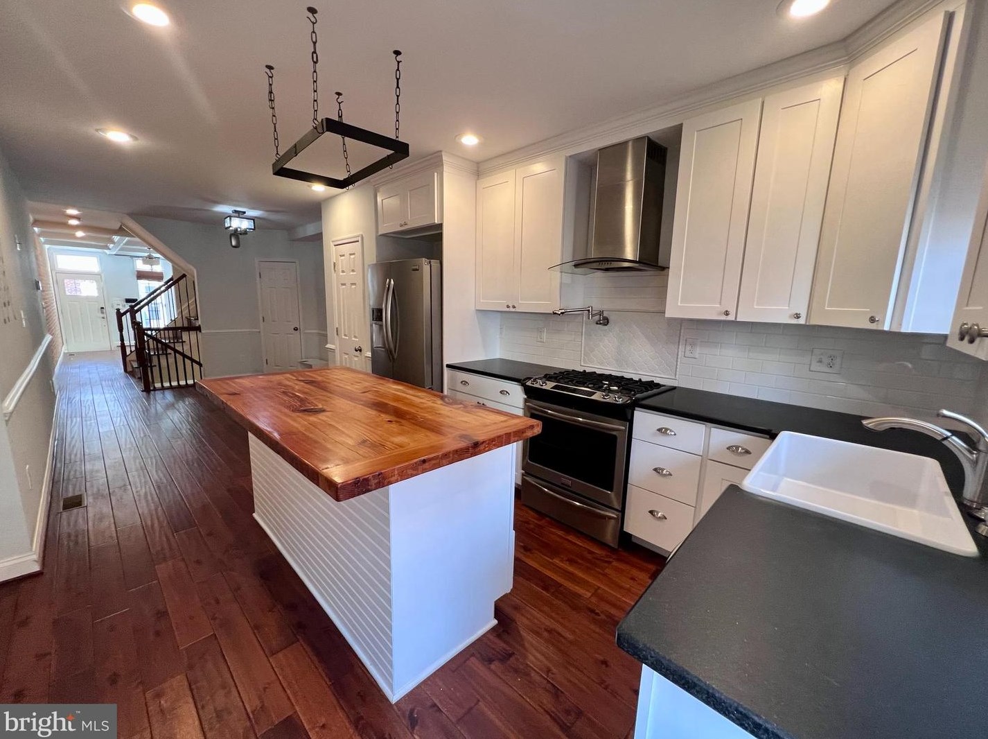 1423 Covington St, Baltimore MD  21230-4643 exterior