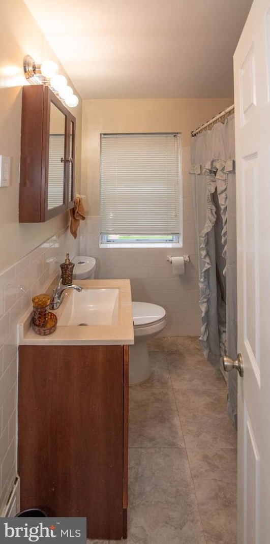 5738 Edgepark Rd, Baltimore MD  21239-3242 exterior