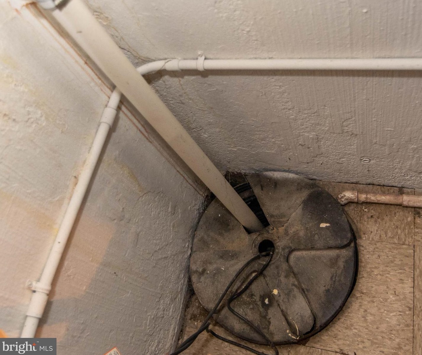 5738 Edgepark Rd, Baltimore MD  21239-3242 exterior