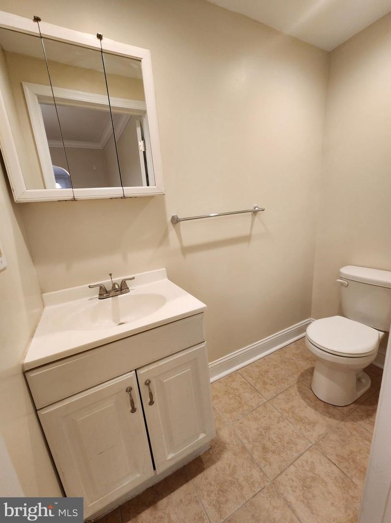 438 Elrino St, Baltimore MD  21224-2722 exterior