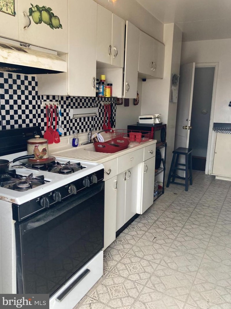 2041 Woodbourne Ave, Baltimore MD  21239-3641 exterior