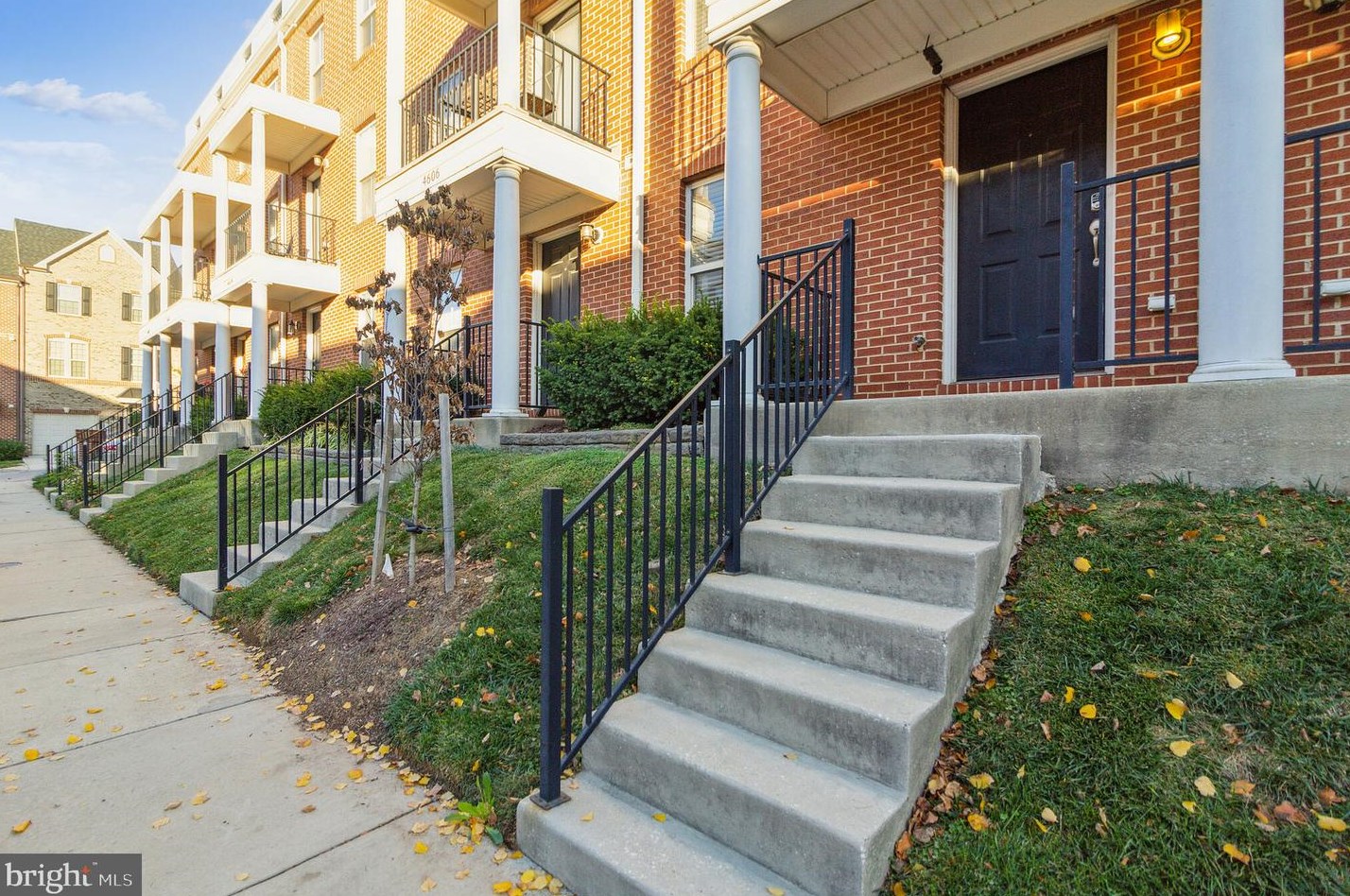 4608 Dillon St, Baltimore, MD 21224
