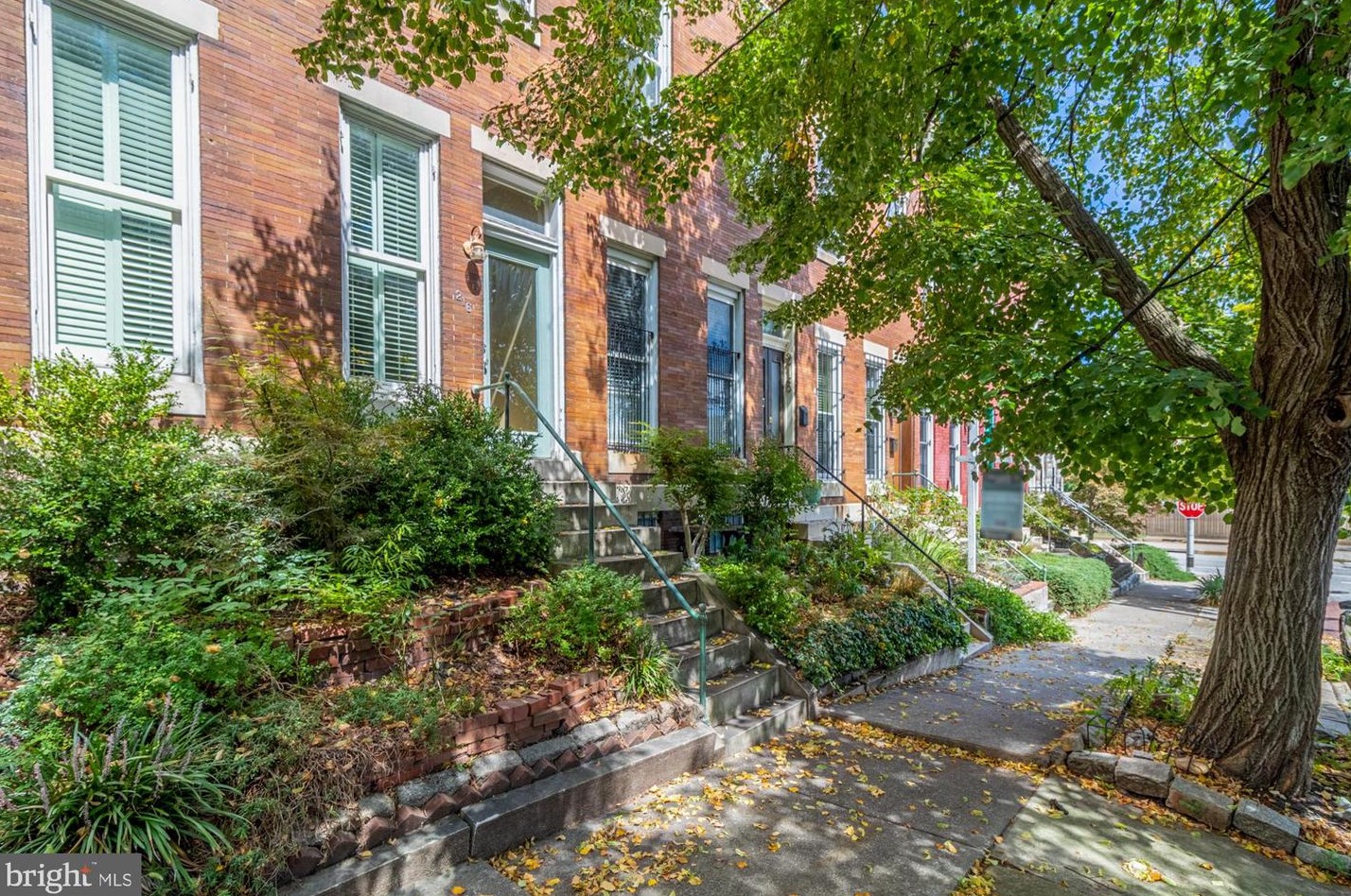 216 Eager St, Baltimore, MD 21202-3739