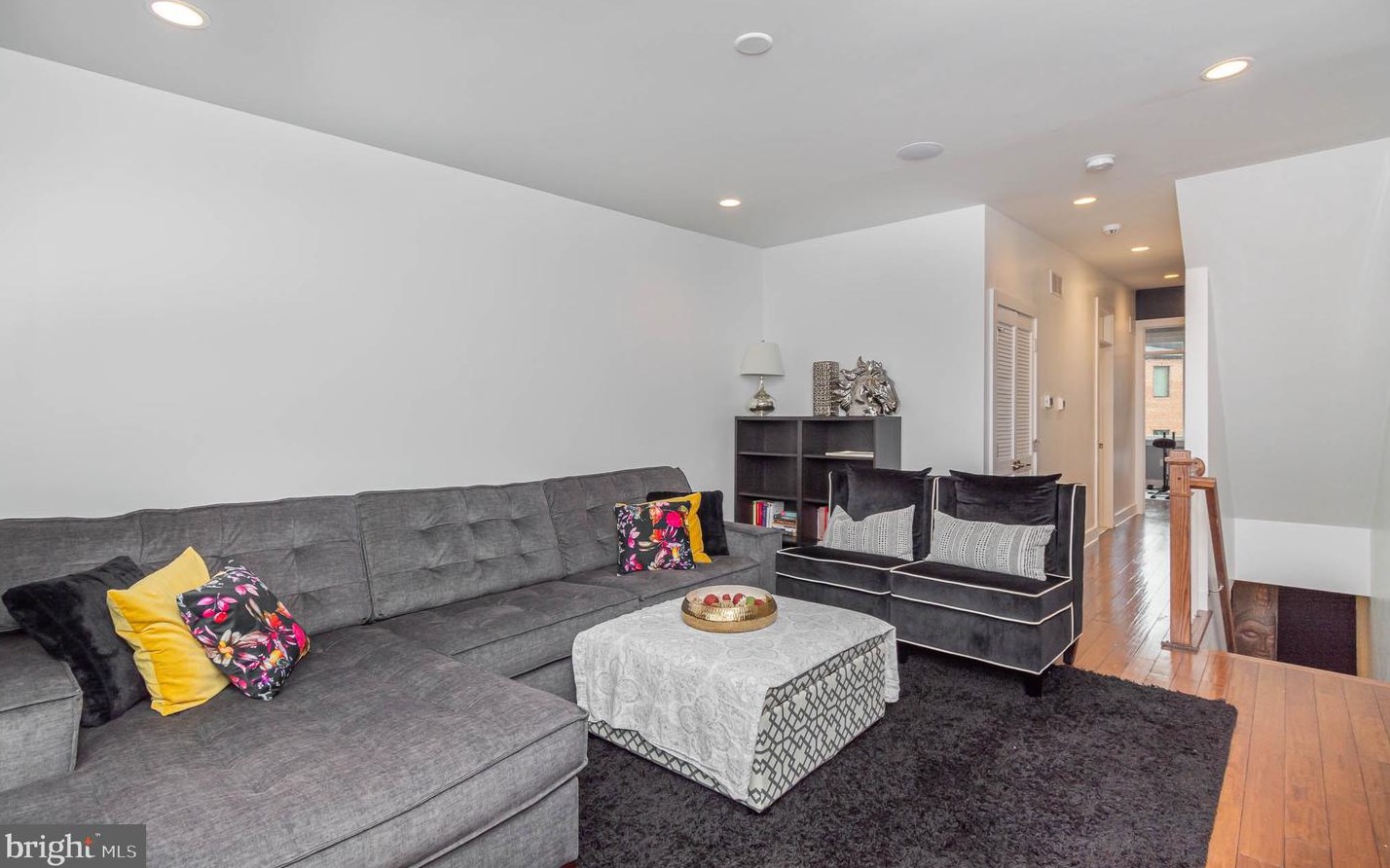 2237 Essex St, Baltimore MD  21231-3213 exterior