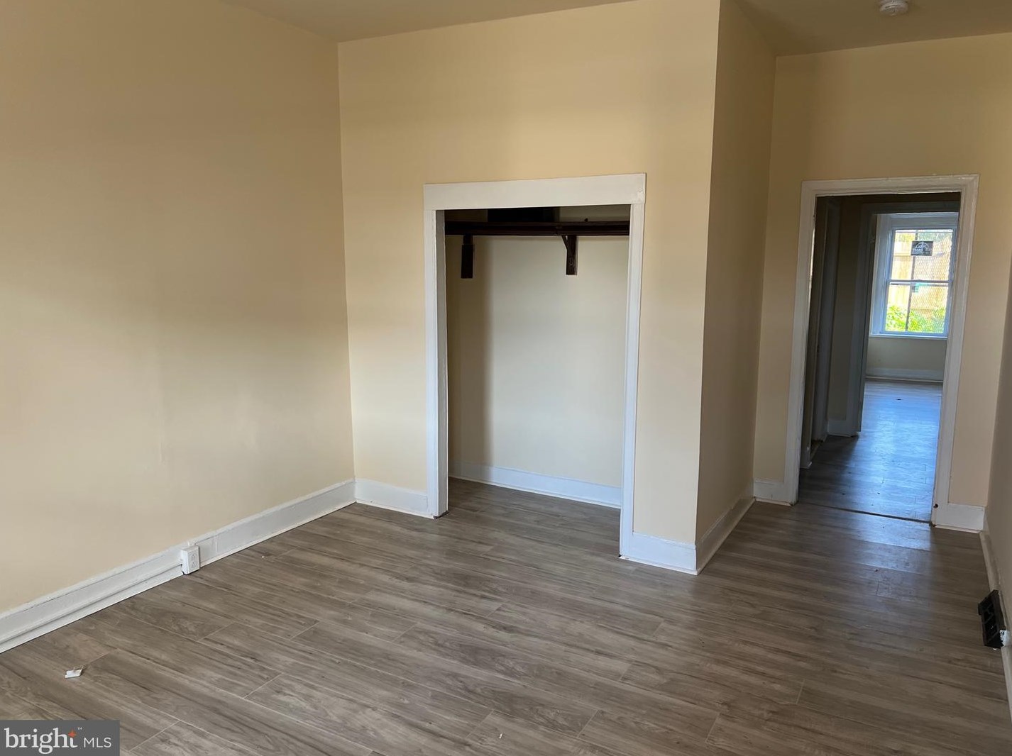 2515 Woodbrook Ave, Baltimore, MD 21217-1825