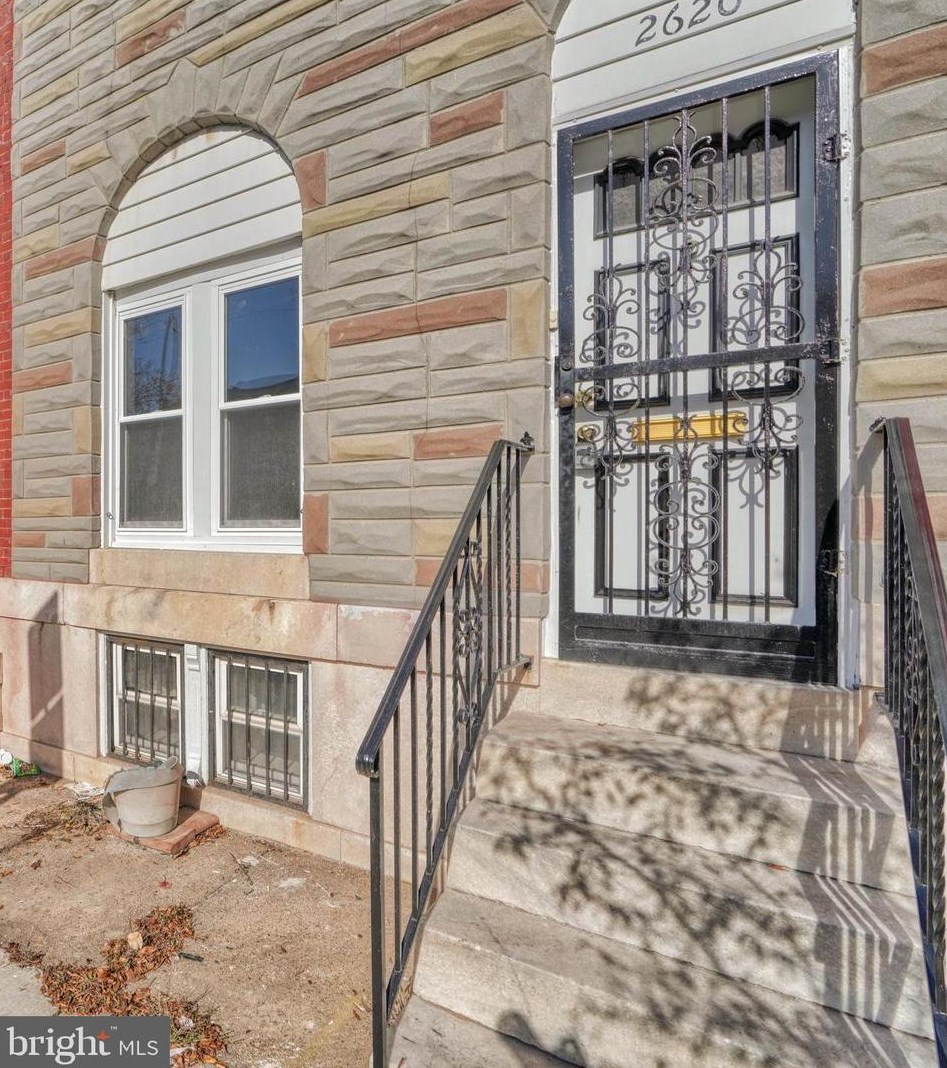 2620 E Hoffman St, Baltimore, MD 21213