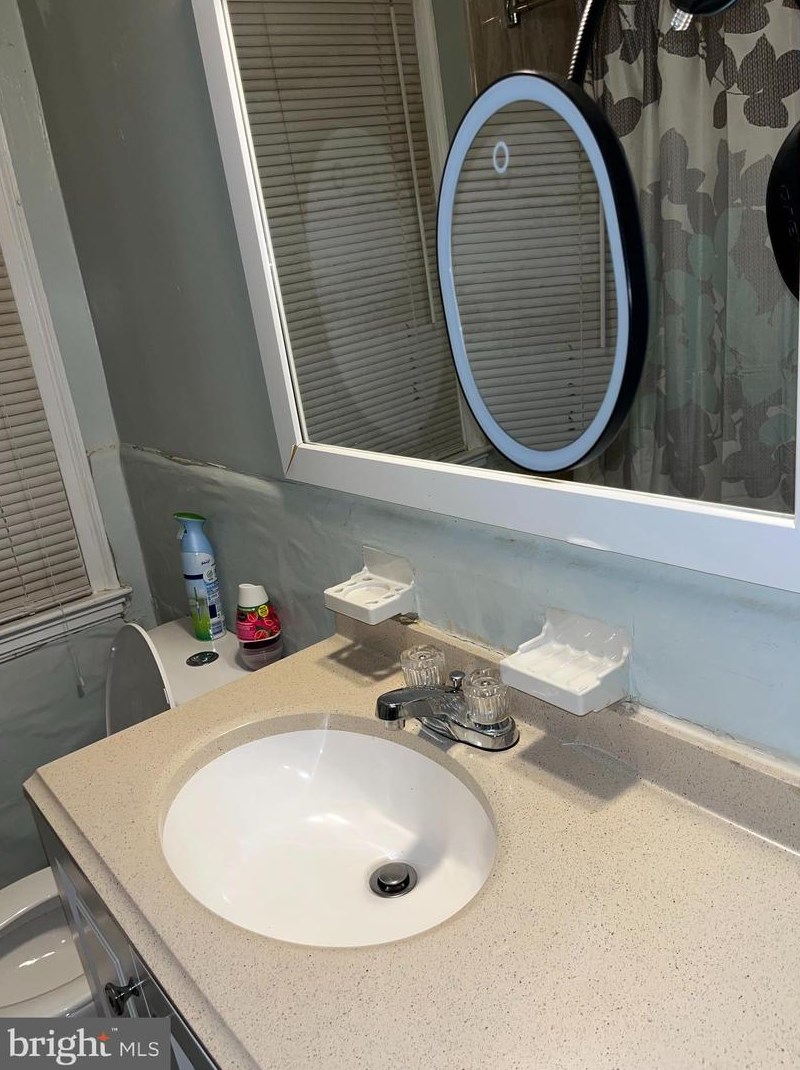 1522 Stonewood Rd, Baltimore MD  21239-4039 exterior