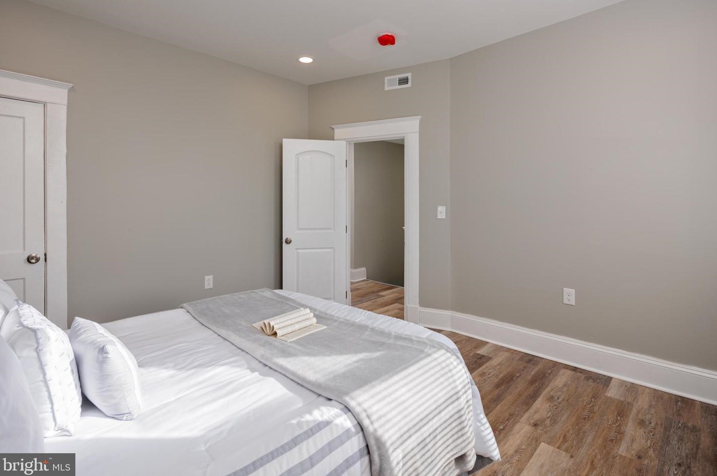 566 Radnor Ave, Baltimore MD  21212-4503 exterior