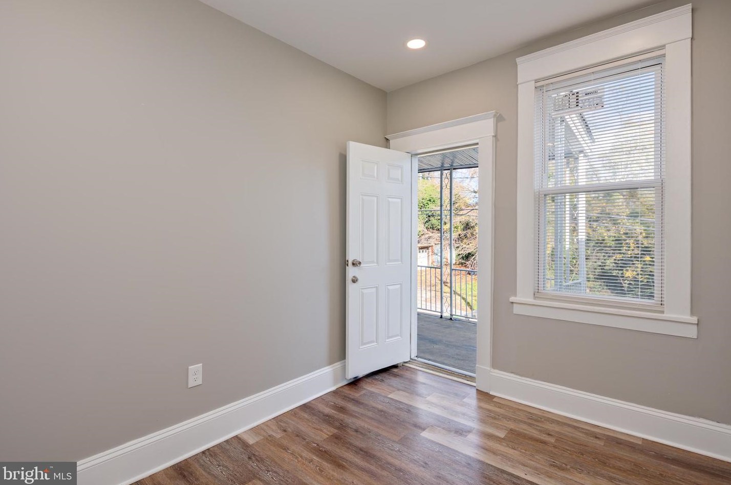 566 Radnor Ave, Baltimore MD  21212-4503 exterior