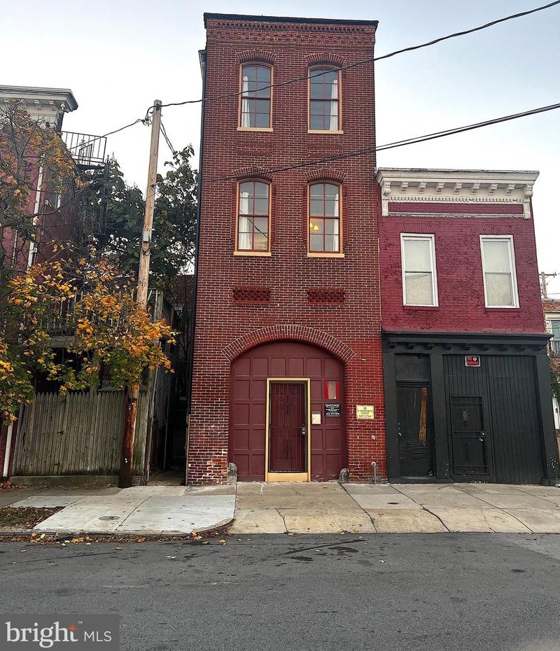 18 Schroeder St, Baltimore, MD 21223-2551