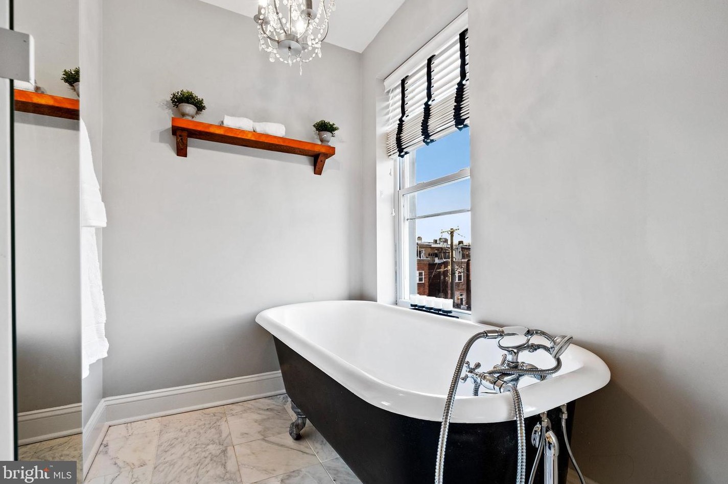 216 Laurens St, Baltimore MD  21217-4332 exterior