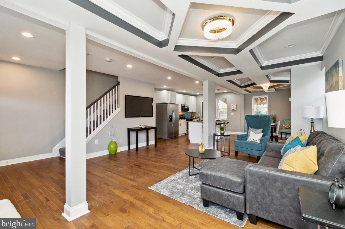 3707 Saratoga St, Baltimore, MD 21229-2937