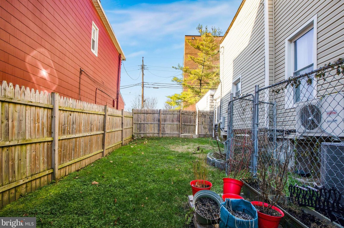 3930 Frisby St, Baltimore MD  21218-1905 exterior