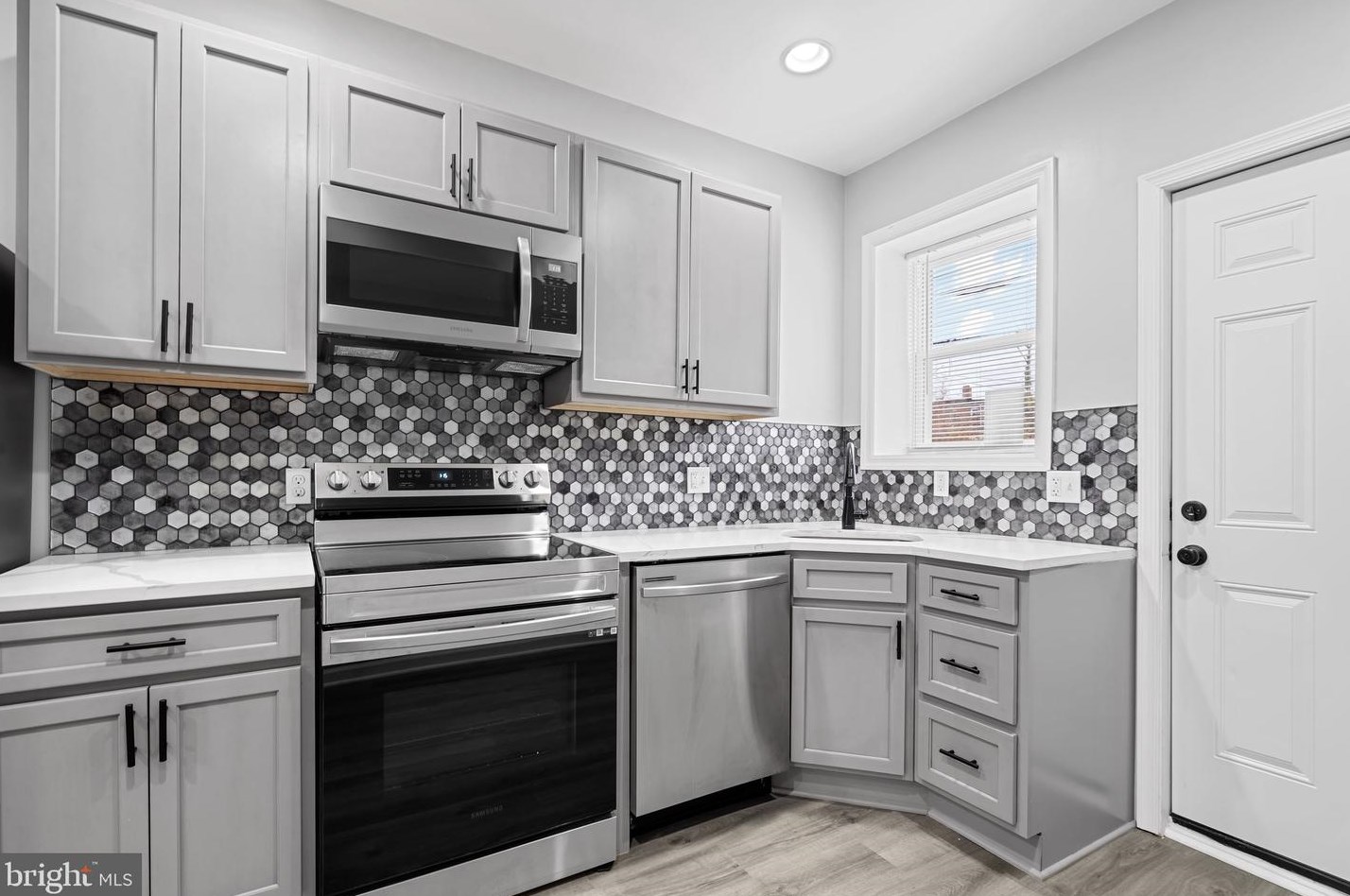 9 Hilton St, Baltimore MD  21229-3723 exterior