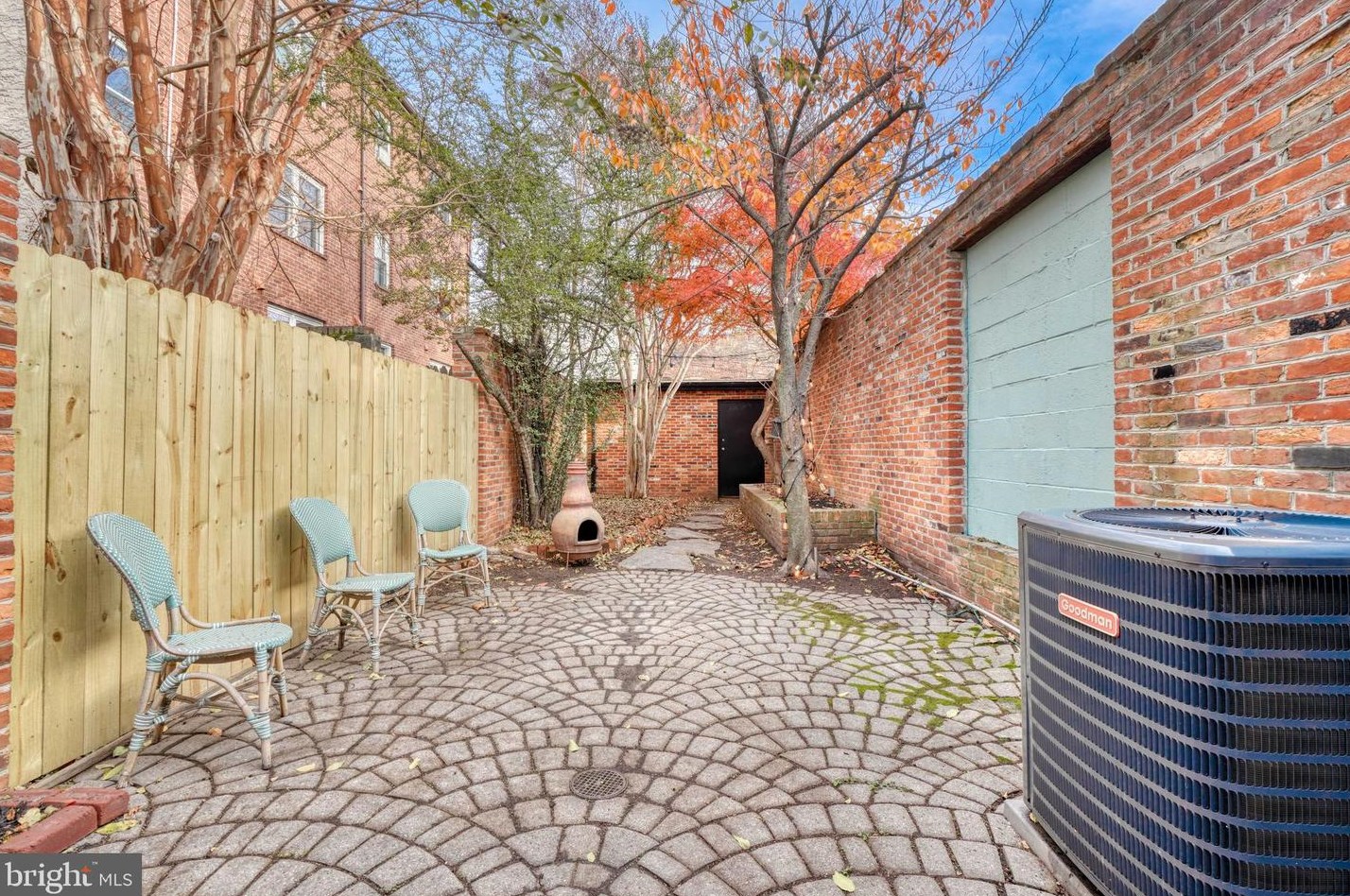 811 Sharp St, Baltimore MD  21230-3613 exterior