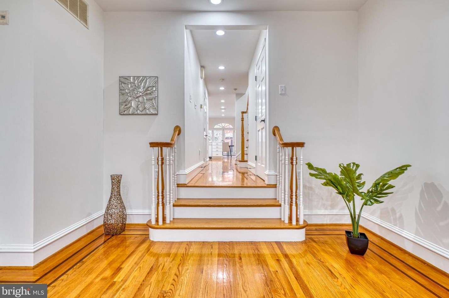 811 Sharp St, Baltimore MD  21230-3613 exterior