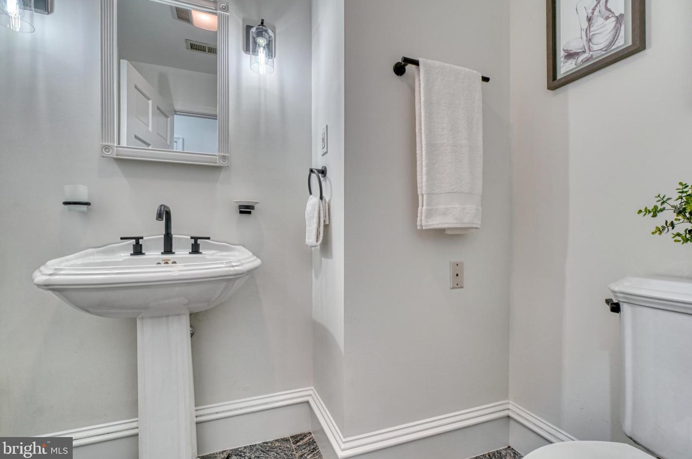 811 Sharp St, Baltimore MD  21230-3613 exterior