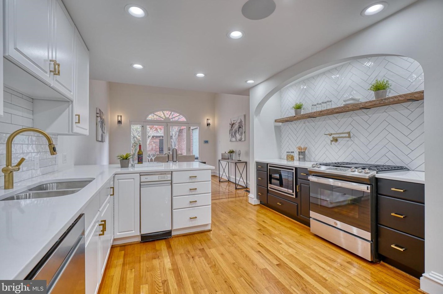 811 Sharp St, Baltimore MD  21230-3613 exterior