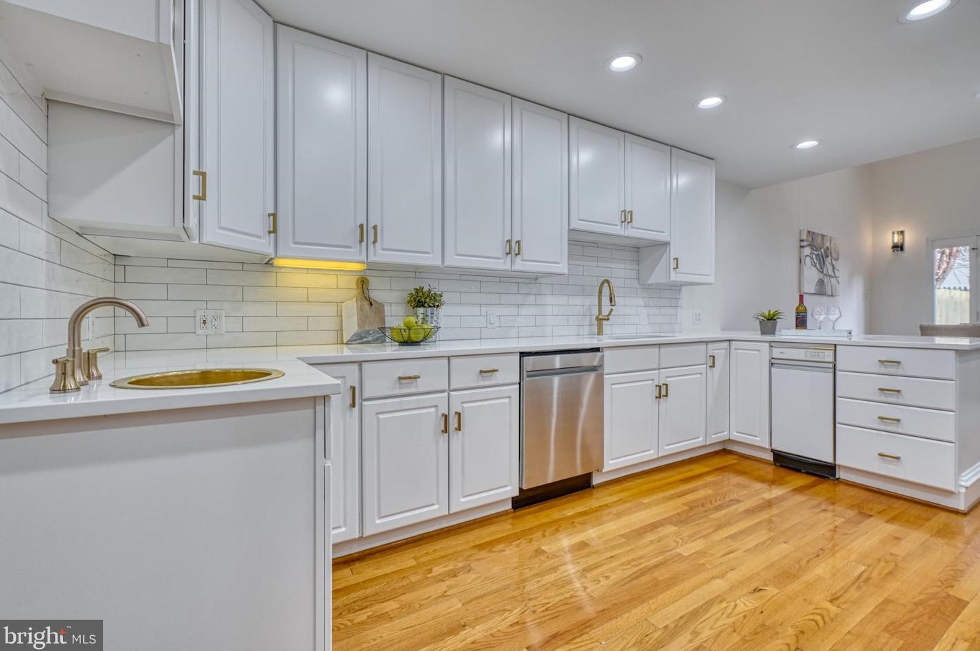 811 Sharp St, Baltimore MD  21230-3613 exterior