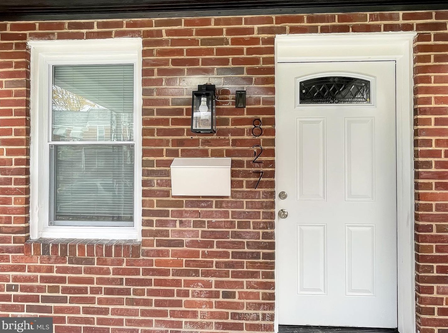 827 Lyndhurst St, Baltimore MD  21229-1956 exterior