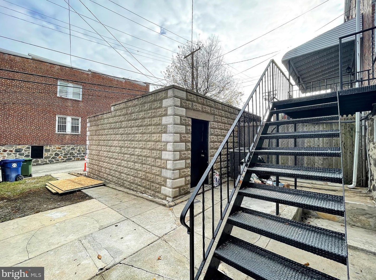 827 Lyndhurst St, Baltimore MD  21229-1956 exterior