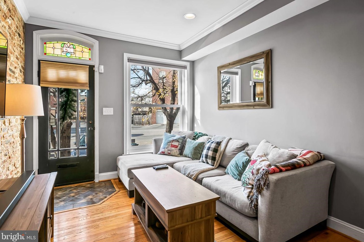 823 Montford Ave, Baltimore MD  21205-1619 exterior
