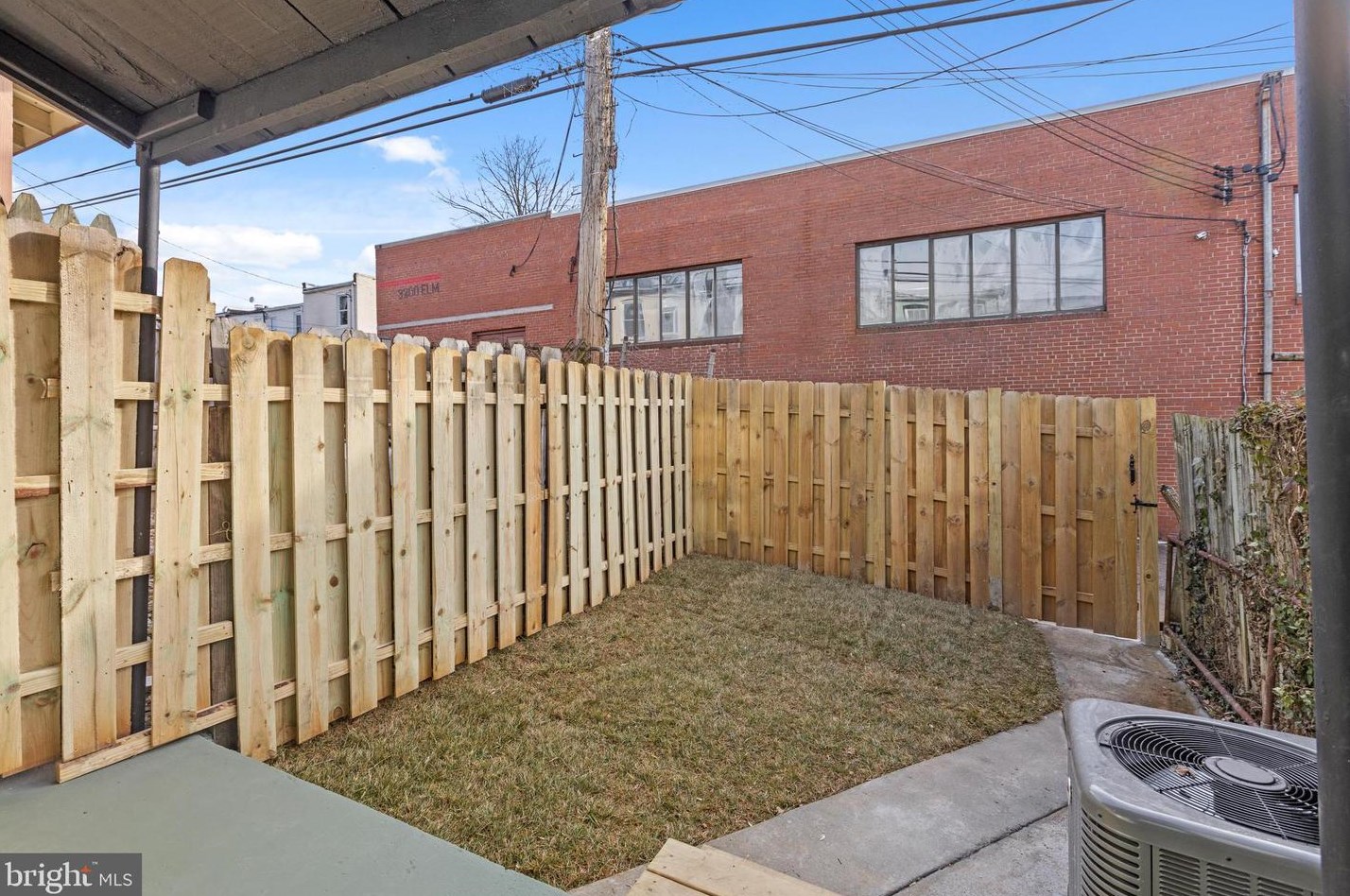 907 33rd St, Baltimore MD  21211-2710 exterior