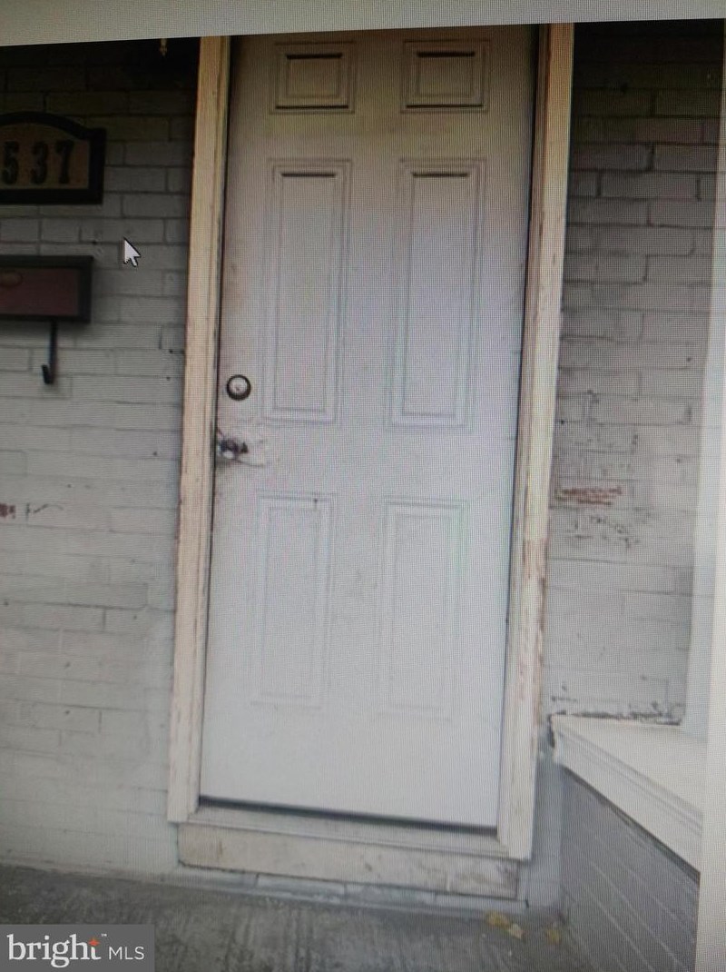 2537 Biddle St, Baltimore, MD 21213-3748