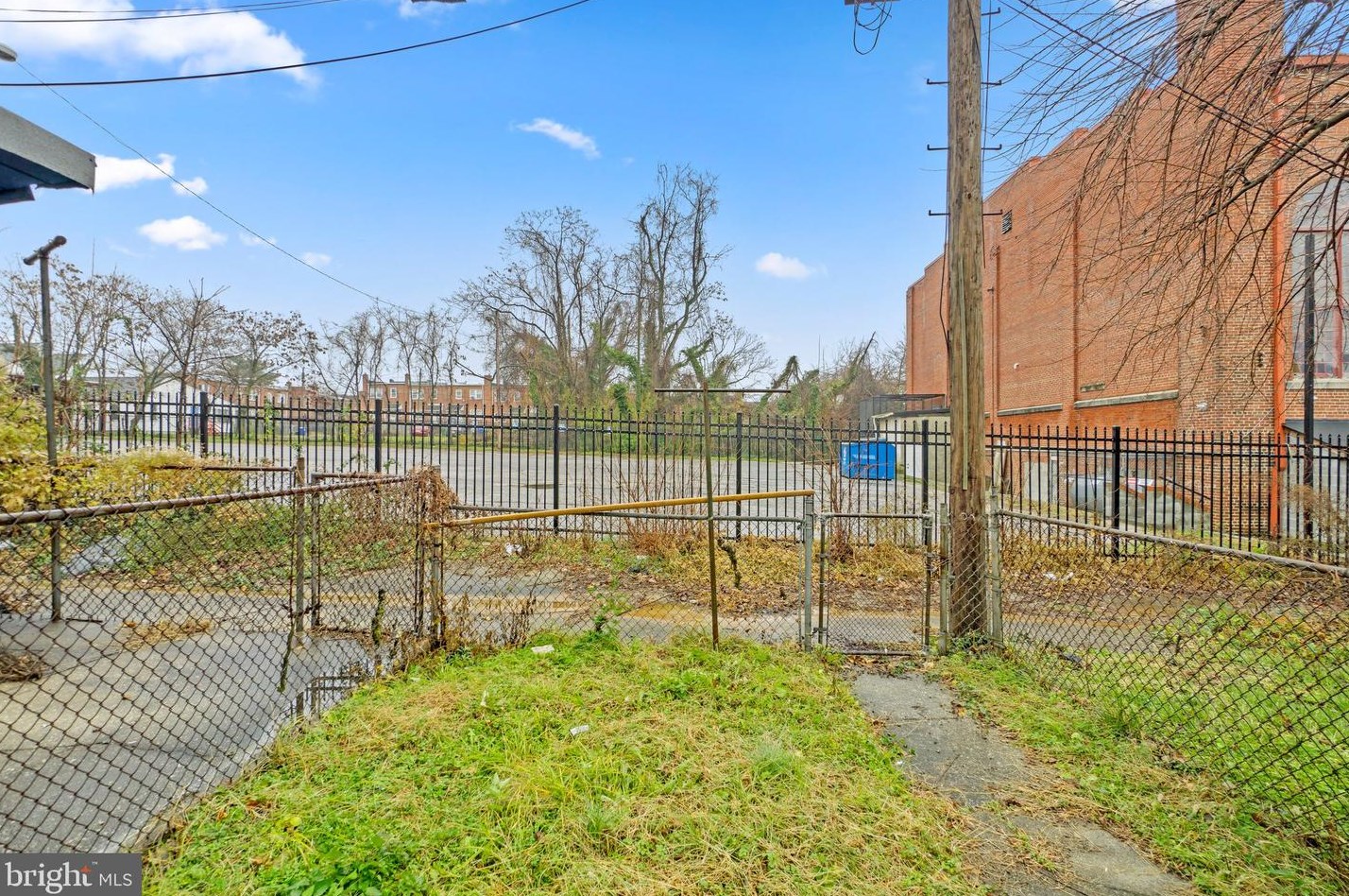 2621 Rosewood Ave, Baltimore MD  21215-6726 exterior