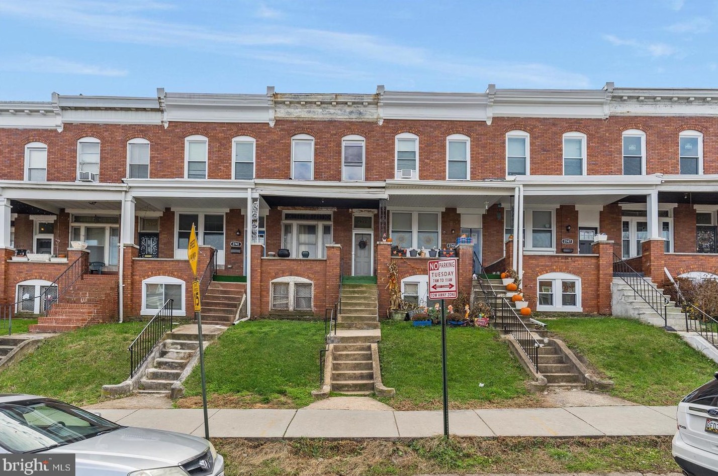 2743 Winchester St, Baltimore, MD 21216-4329