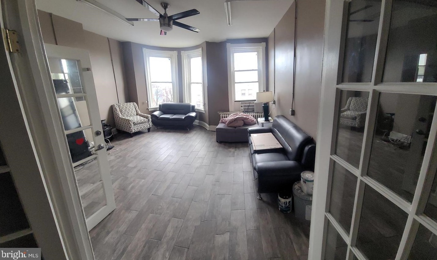 36 E 25th St, Baltimore, MD 21218