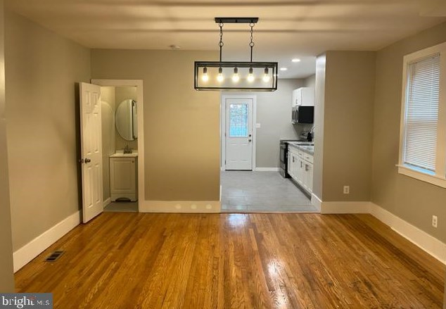 3803 Parkside Dr, Baltimore MD  21206-6325 exterior