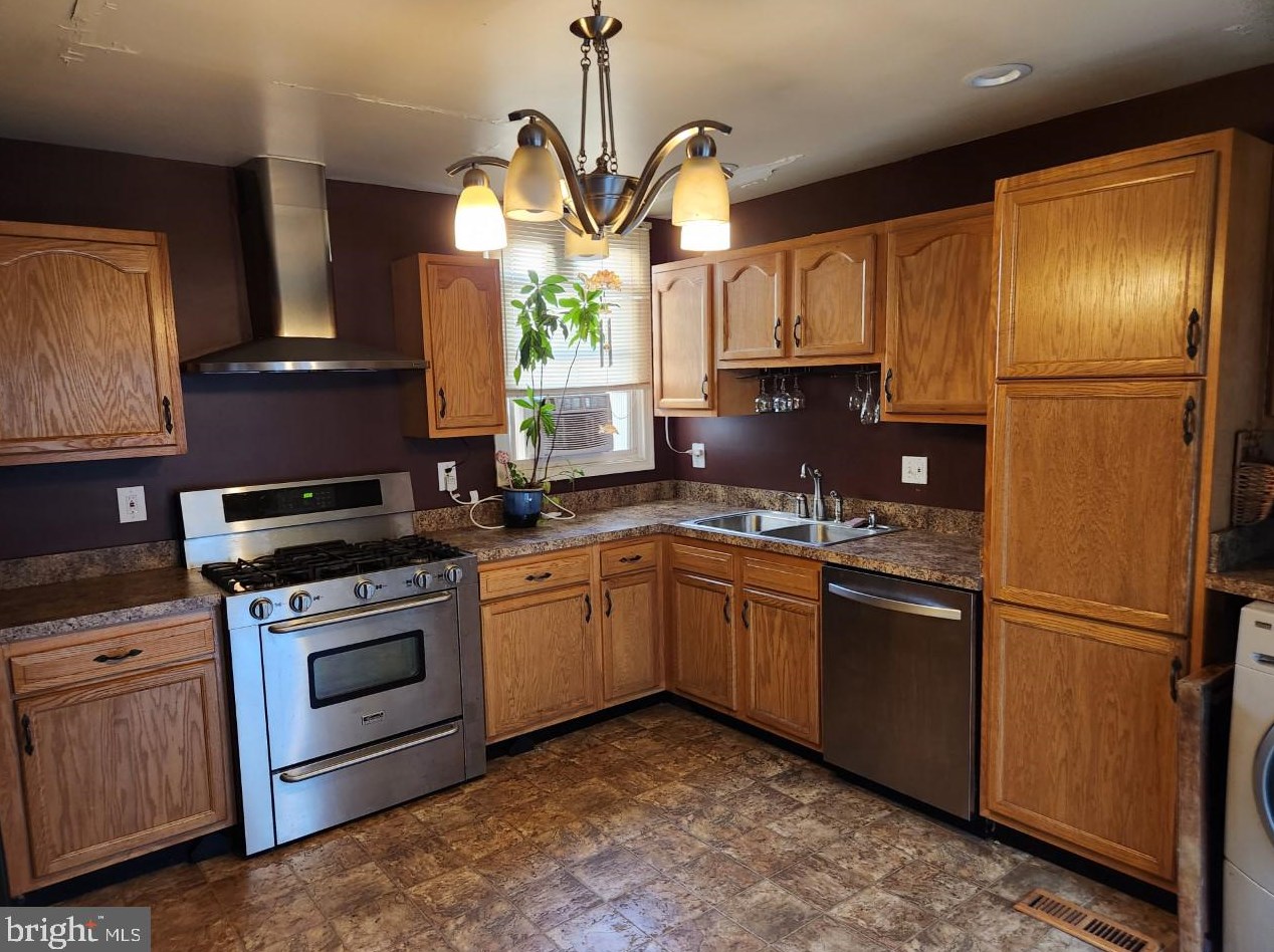 3709 4th St, Baltimore MD  21225-2026 exterior