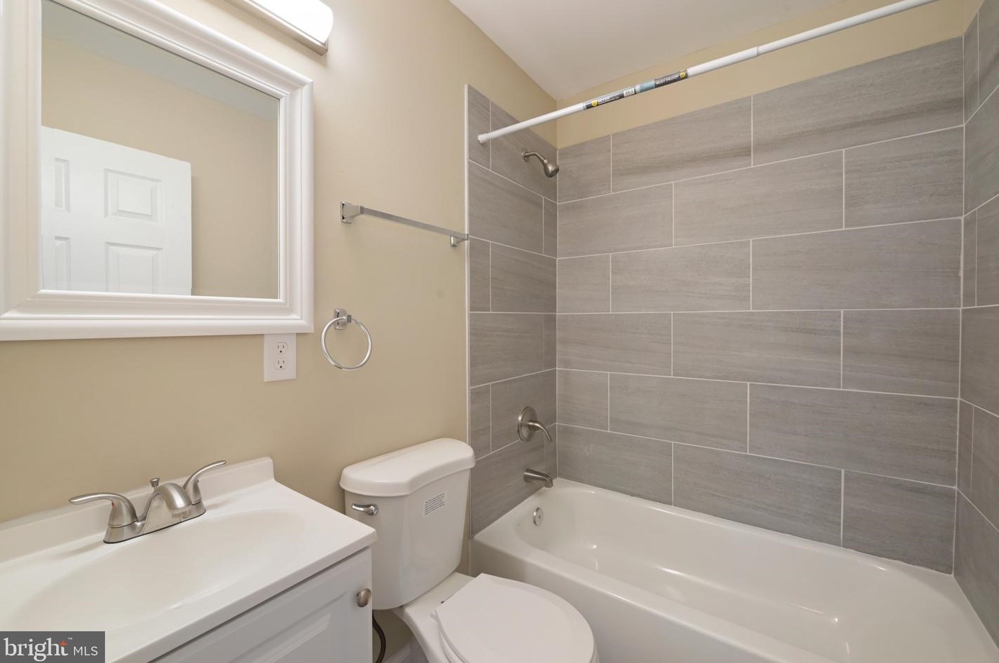 1004 Ellicott Dr, Baltimore, MD 21216
