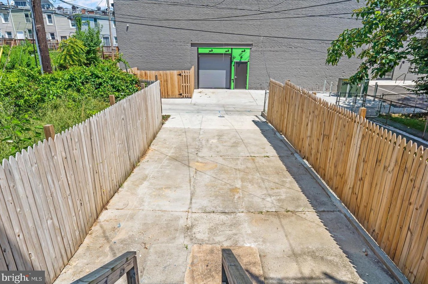 422 Lafayette Ave, Baltimore MD  21228-3226 exterior