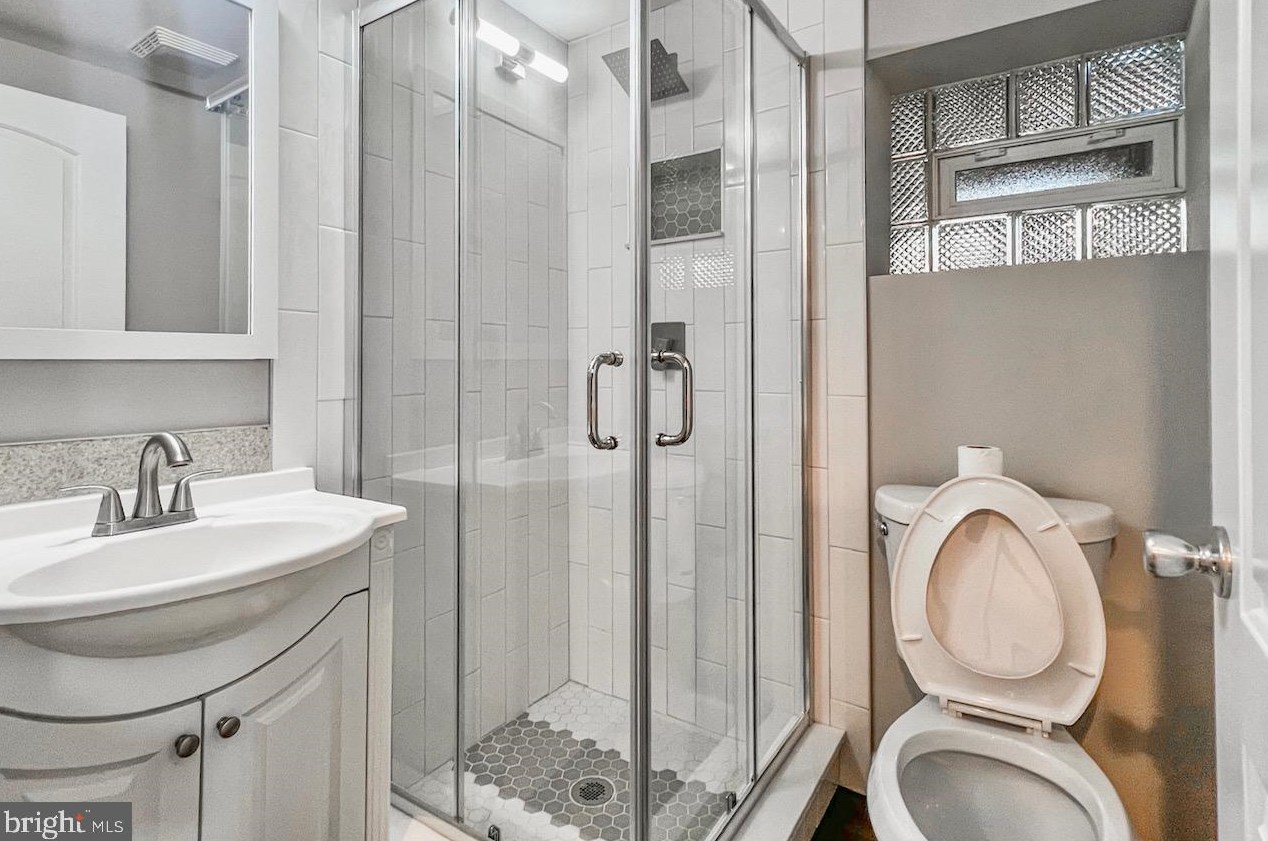 6513 Brook Ave, Baltimore MD  21206-1848 exterior