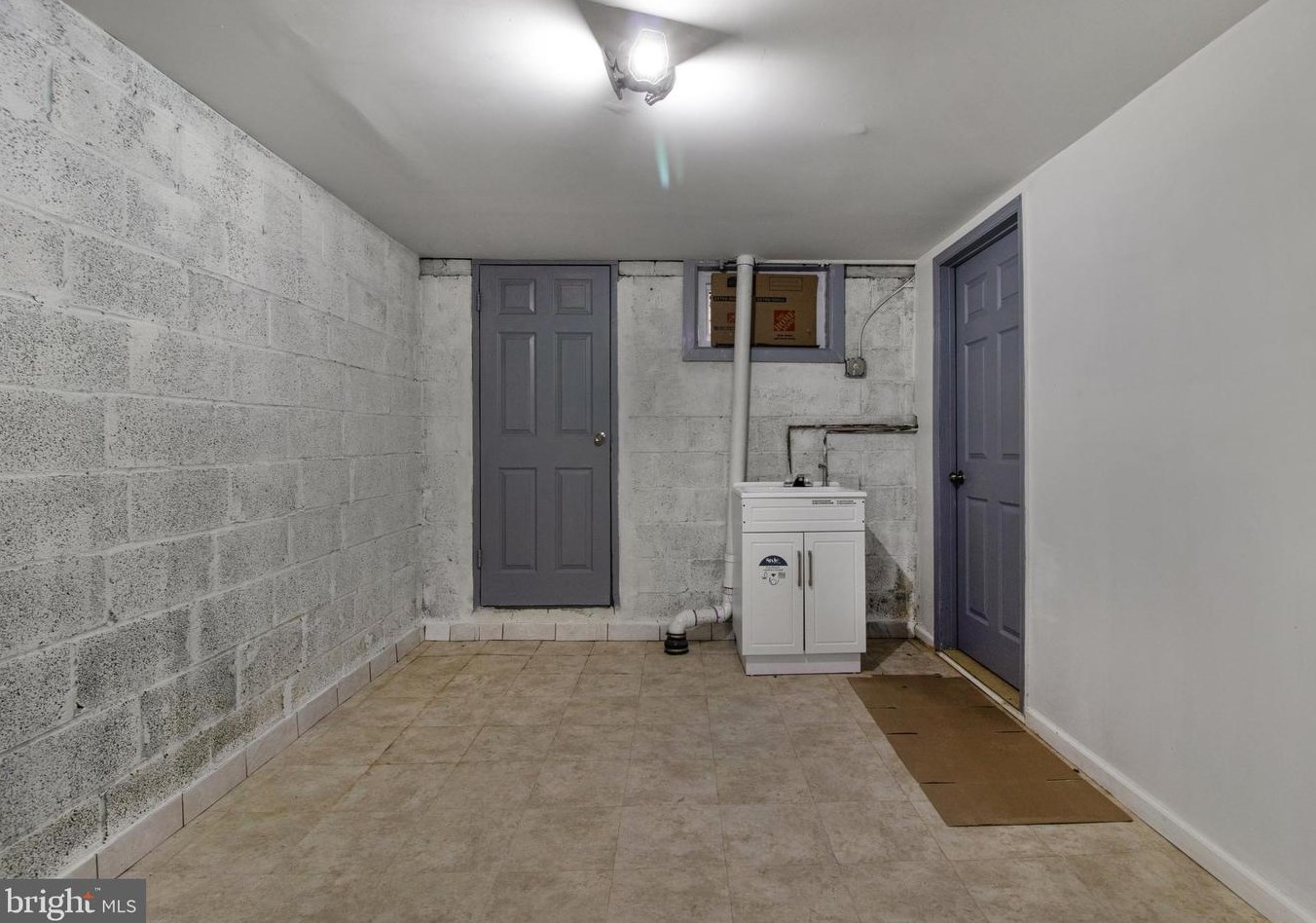 3904 Colchester Rd, Baltimore MD  21229-5010 exterior