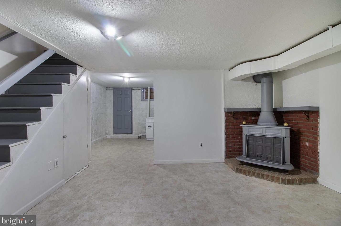 3904 Colchester Rd, Baltimore MD  21229-5010 exterior