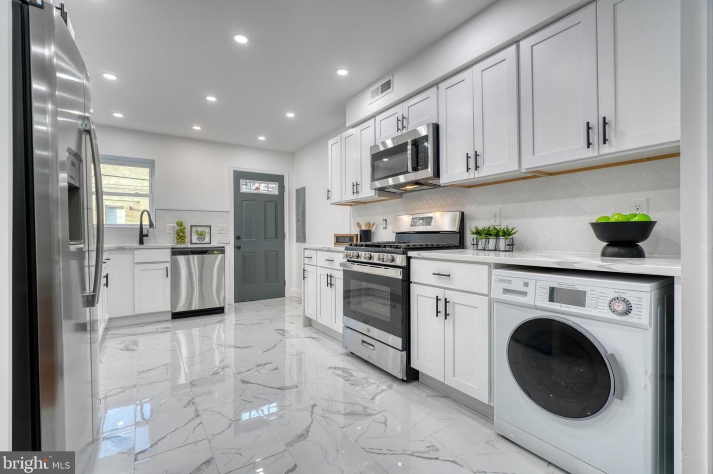 430 Pitman Pl, Baltimore MD  21202-2938 exterior