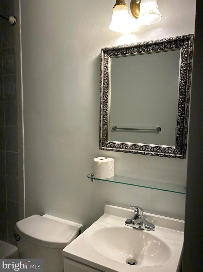 2918 Mallview Rd, Baltimore MD  21230-3318 exterior